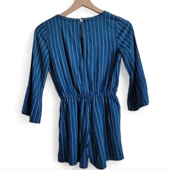 abercrombie kids Long Sleeve Teal Romper Size 9/10 Lace Trim Asymmetrical - Picture 2 of 4